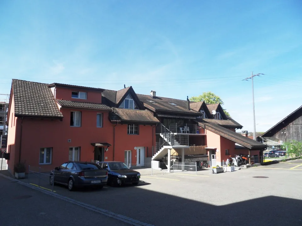 Parkplatz gesucht? Wir haben 5 freie Plätze in Islikon!