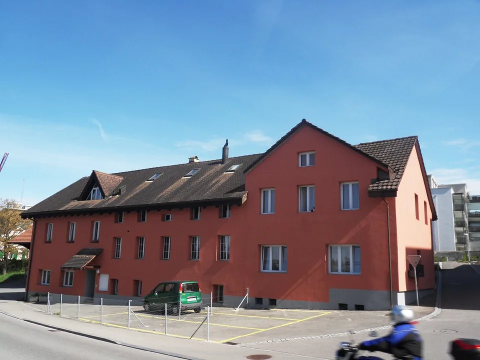 Parkplatz gesucht? Wir haben 5 freie Plätze in Islikon!