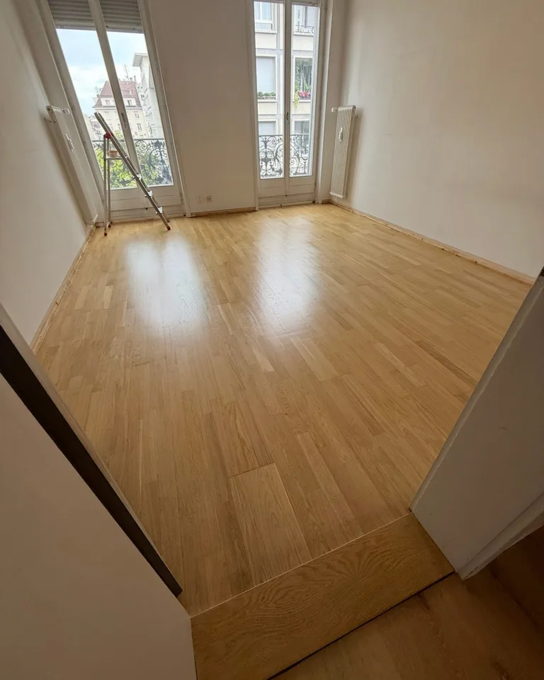 Appartamento di 4,5 locali frescamente ristrutturato con due balconi e vista su Claraplatz