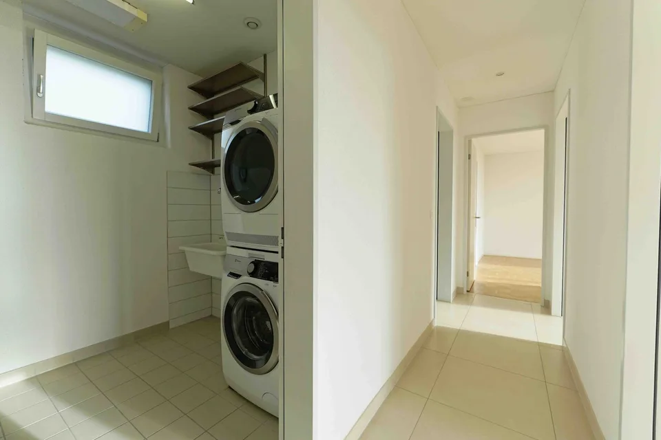 Opportunité à Oberrohrdorf : Appartement de jardin spacieux 4.5 pièces