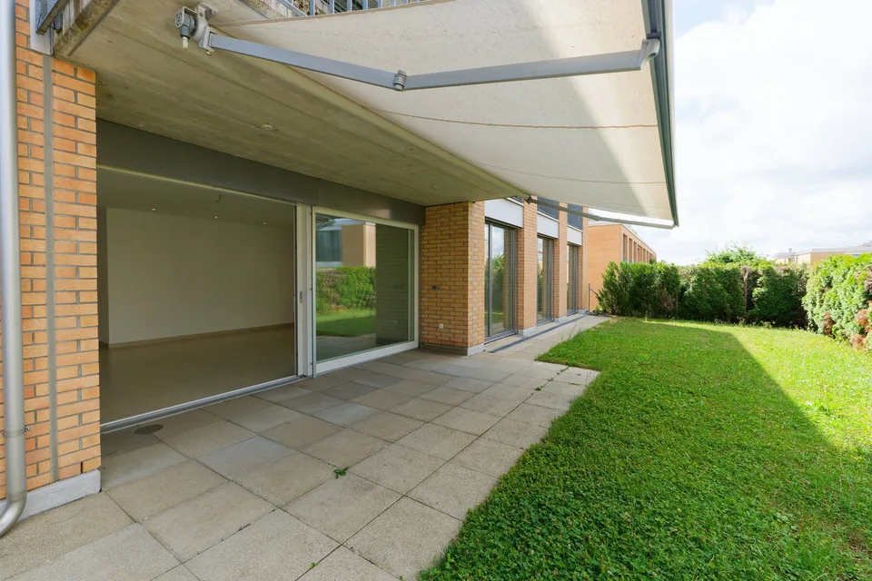 Gelgenheit in Oberrohrdorf: Grosszügige 4.5 Zimmer Gartenwohnung