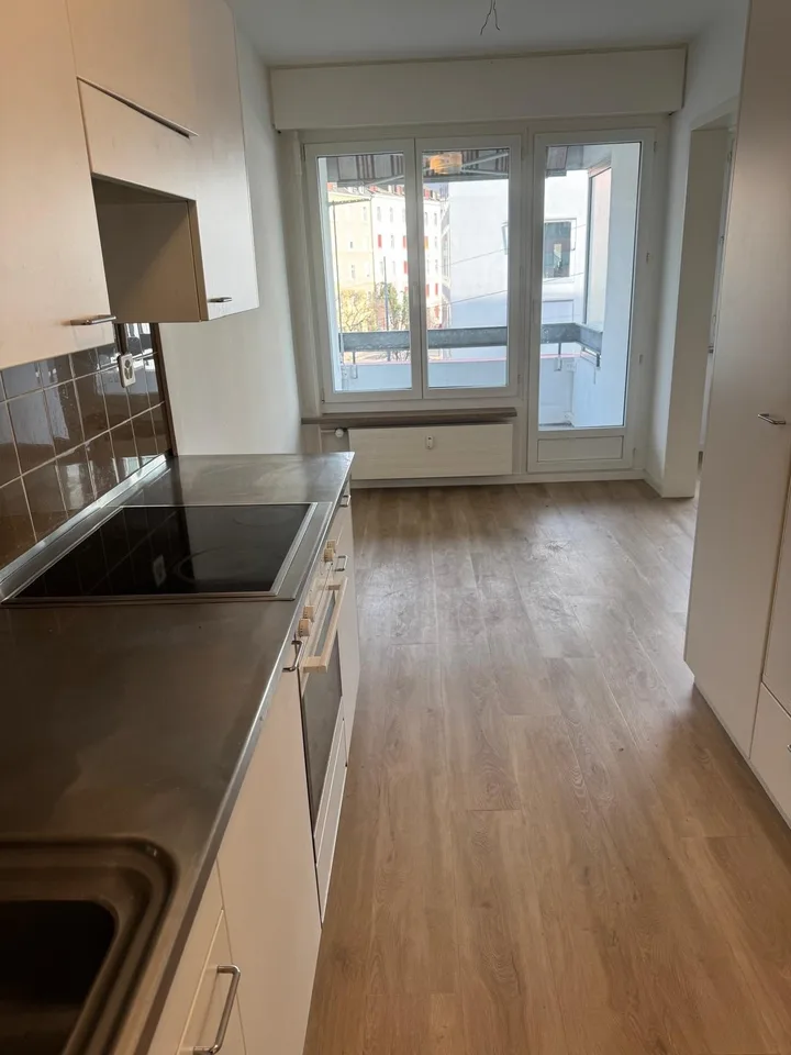 Ampio appartamento con balcone in Wiesenplatz