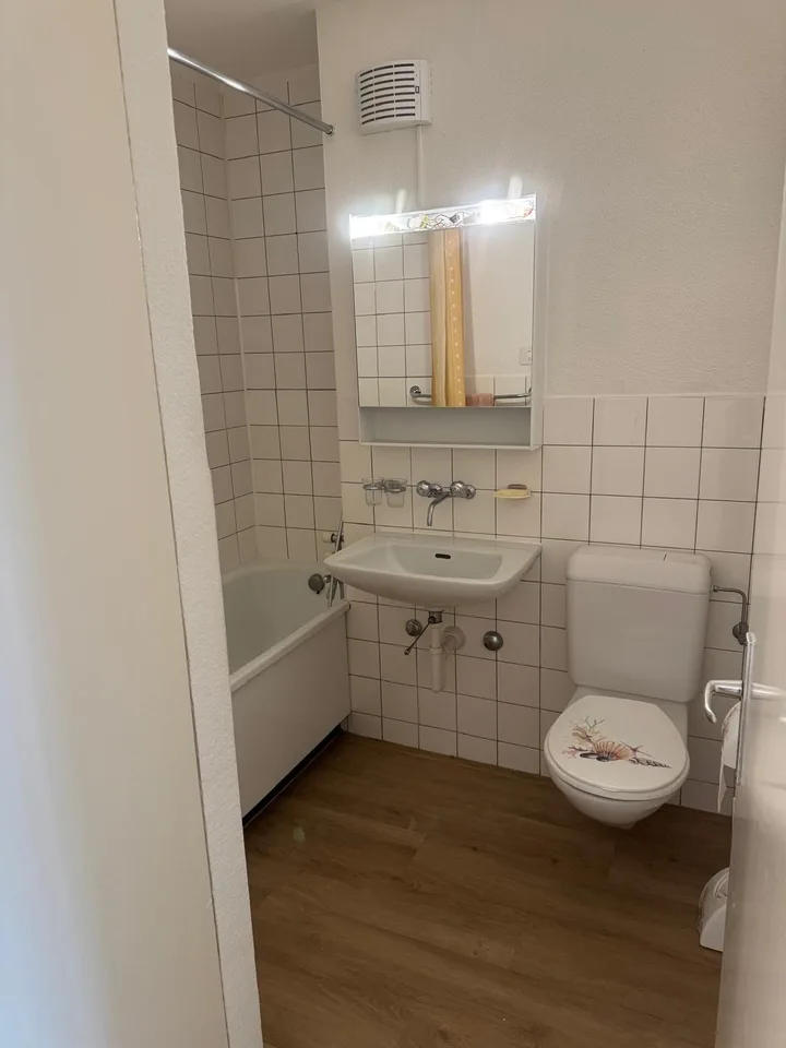 Ampio appartamento con balcone in Wiesenplatz