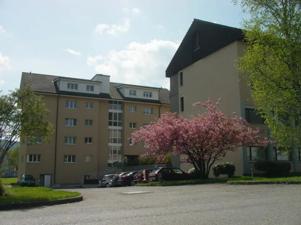 Aussen Parkplatz in Rotkreuz