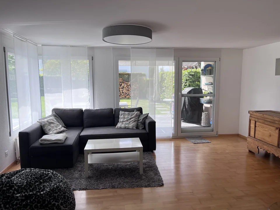 5½ ZIMMER-HAUS IN SCHWARZENBACH (SG), MÖBLIERT, TEMPORÄR