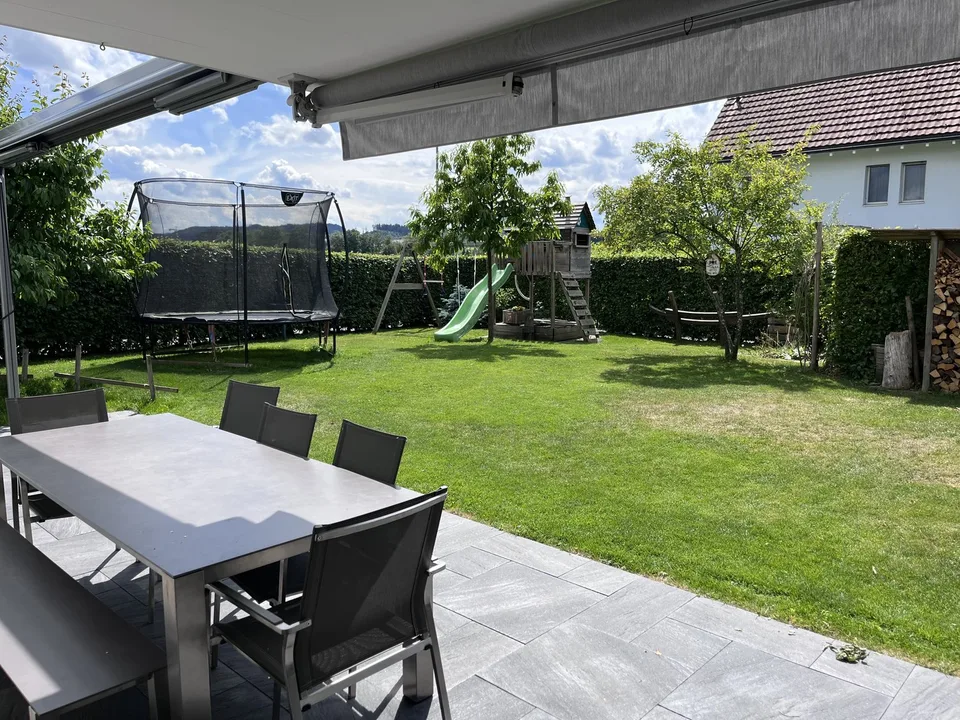 5½ ZIMMER-HAUS IN SCHWARZENBACH (SG), MÖBLIERT, TEMPORÄR
