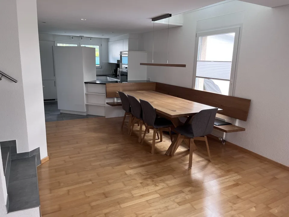 5½ ZIMMER-HAUS IN SCHWARZENBACH (SG), MÖBLIERT, TEMPORÄR