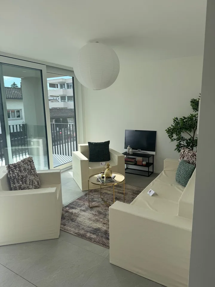 Elegante appartamento 2.5 locali con grande giardino privato (prima locazione)