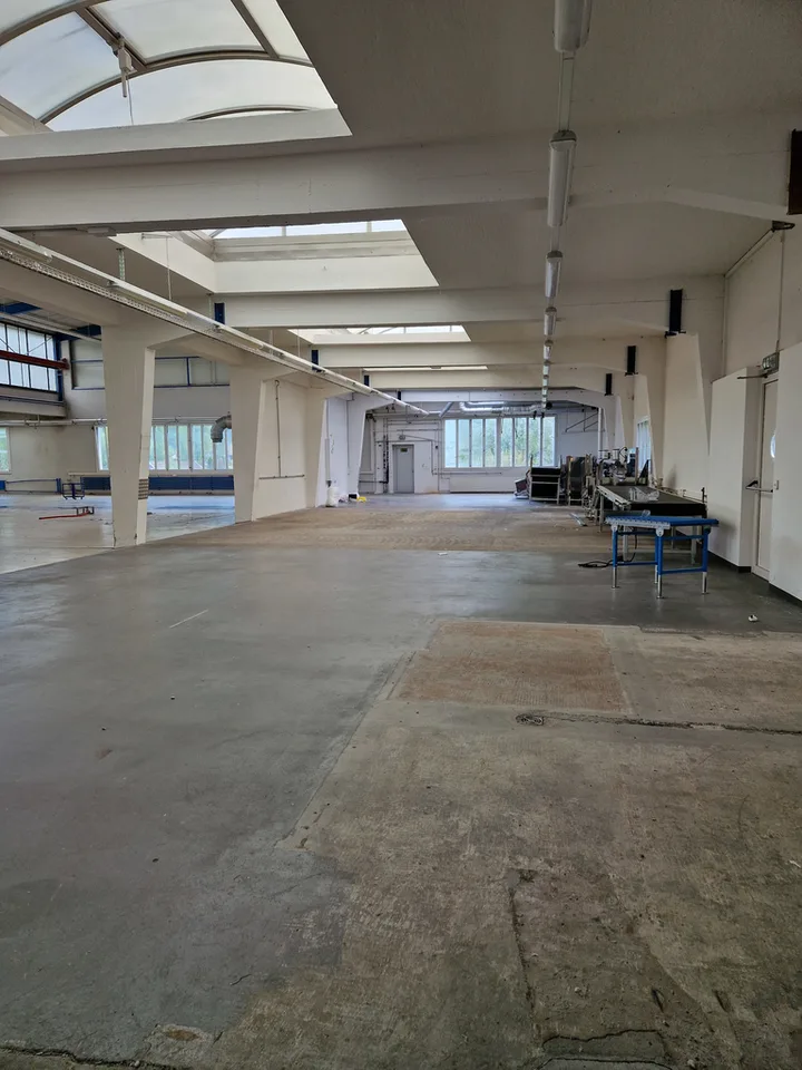 Flexible Gewerbefläche mit Galerie im Industriegebiet Olten