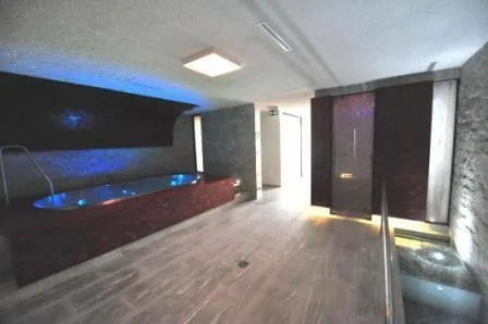 Büroraum im klimatisierten Businesscenter im hotelartigen Umfeld – Foto 15 von 30