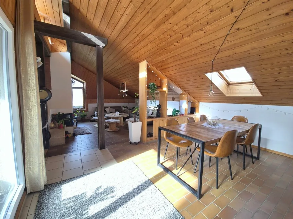 Geräumige 3-Zimmer-Wohnung - 1 Schlafzimmer