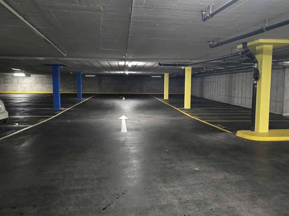 Einstellplätze direkt am Bahnhof zu vermieten