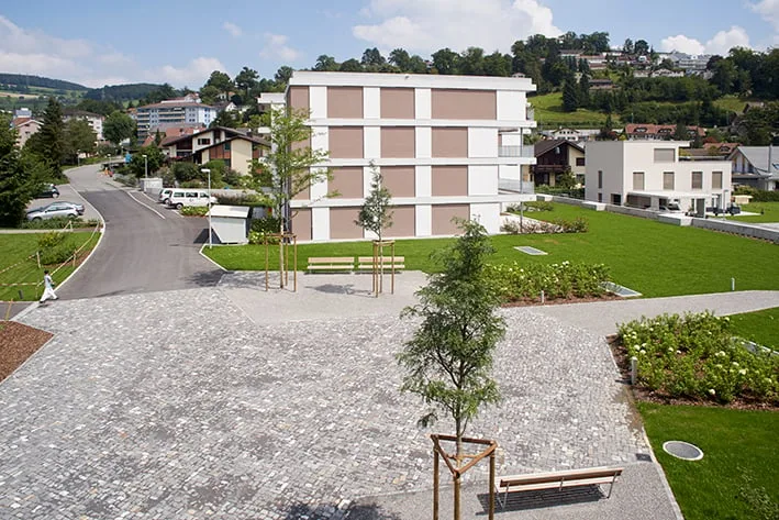 4 1/2-Zi-Gartenwohnung mit grosser gedeckter Terrasse
