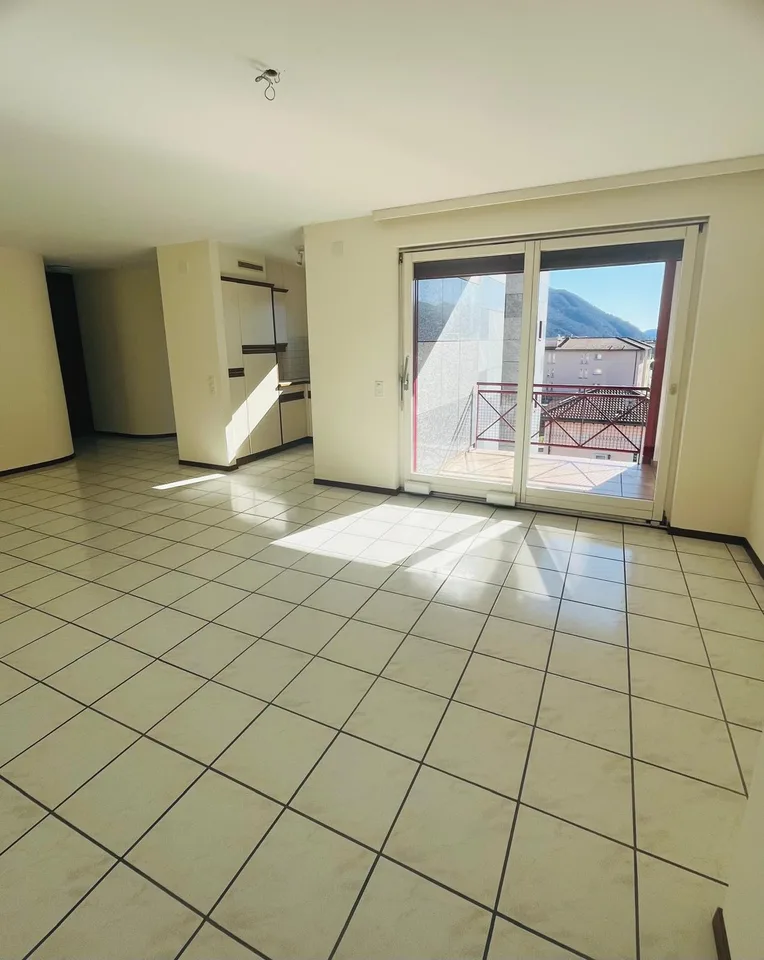 Helles 4.5-Zimmer-Apartment in Agno mit Terrassen und Parkplätzen