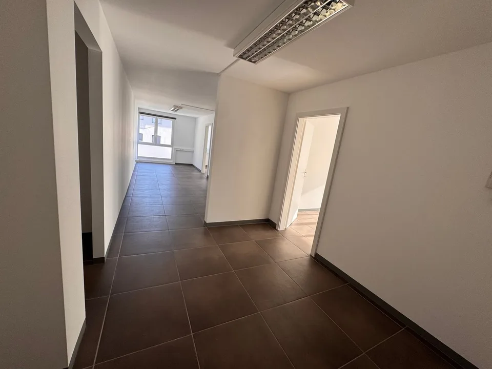 Taverne – Ufficio di 100 mq al primo piano con ascensore