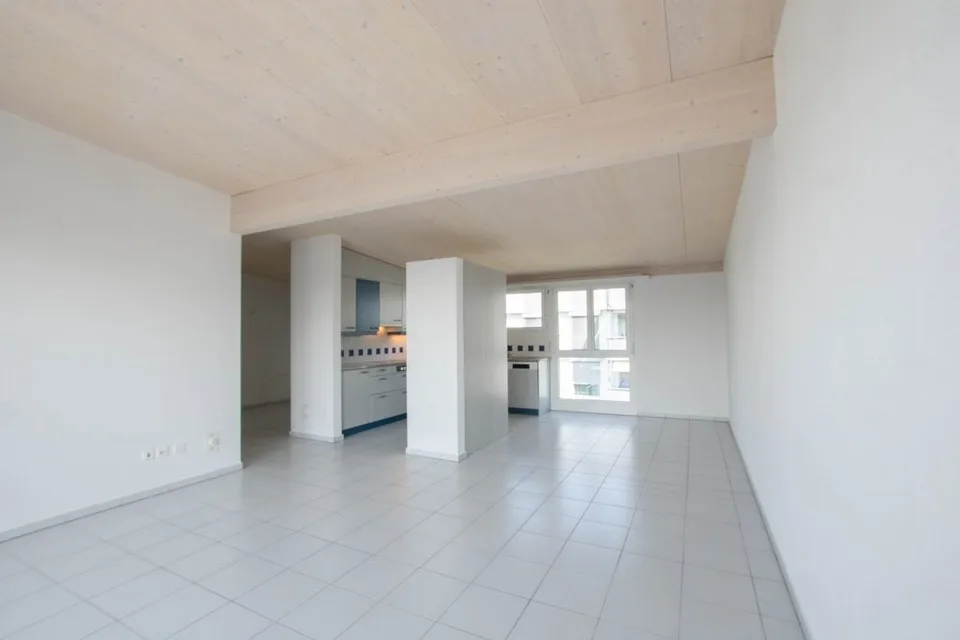 Grosszügige Wohnung mit sonnigem Balkon!
