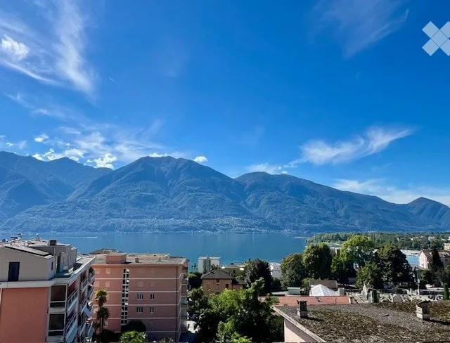 Attico 2.5 locali a Muralto - con terrazza panoramica