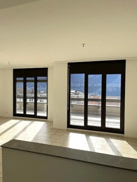 Attico 2.5 locali a Muralto - con terrazza panoramica