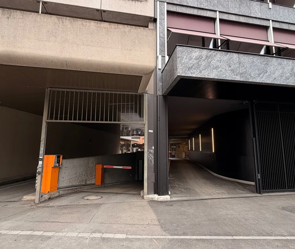Places de stationnement au centre-ville à Zollstrasse 20/36, 8005 Zurich