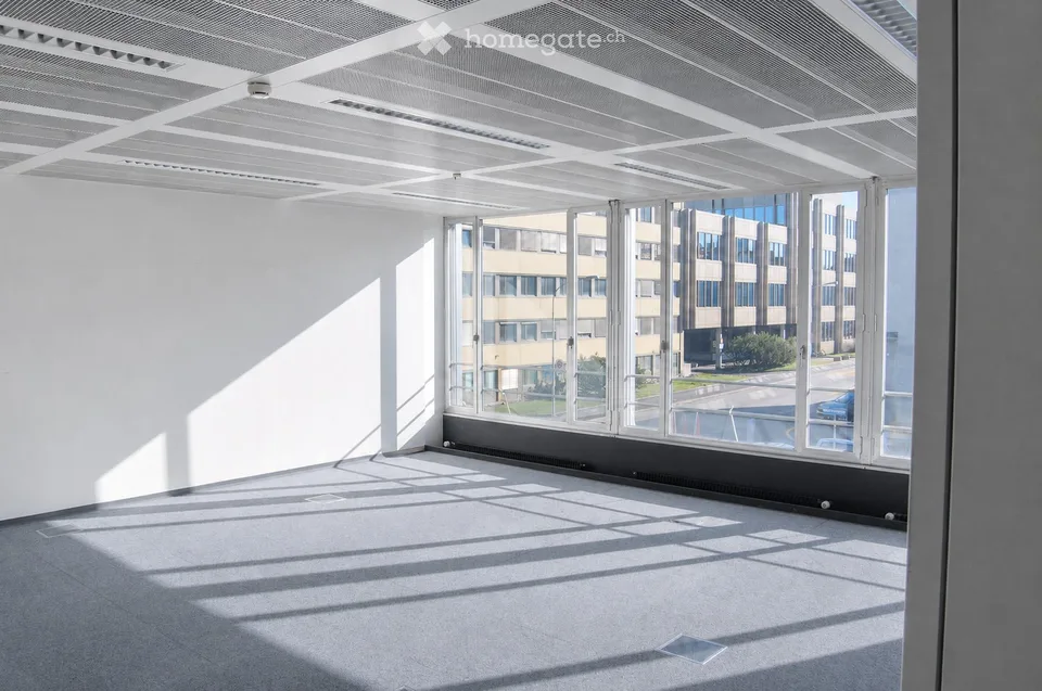 Helle und zentrale Gewerbe- und Bürofläche von 100 m² bis 660 m²
