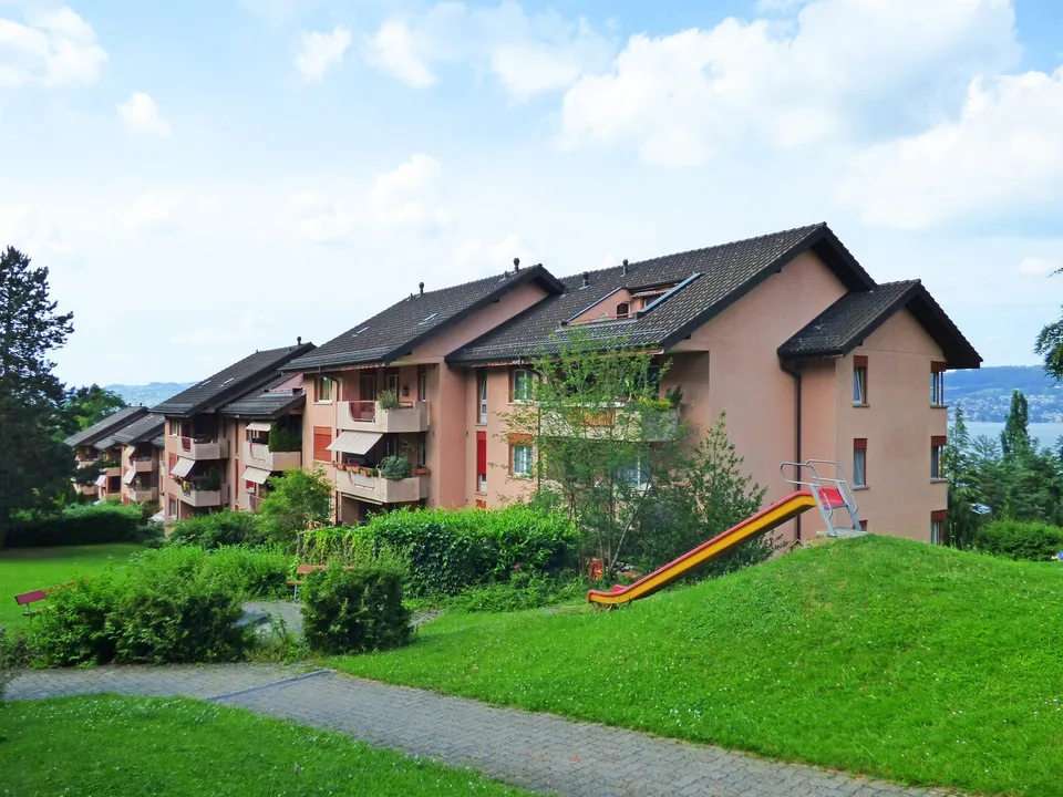 Einstellplätze an der Neudorfstrasse in Wädenswil zu vermieten