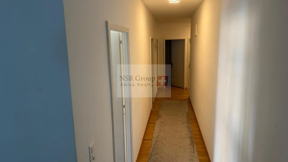 Elegantes 5-Zimmer-Apartment in der begehrten Gegend von Carouge renoviert