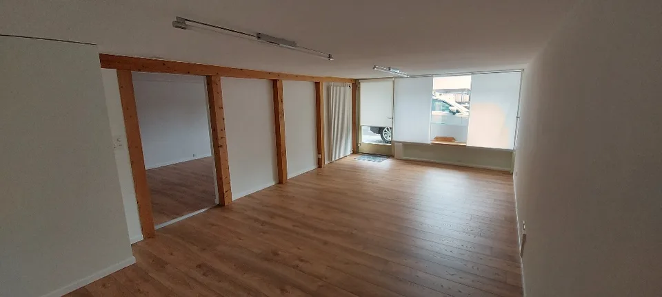 Appartamento di 3 camere rinnovato di recente in una casa storica Riegelhaus - Laupen BE