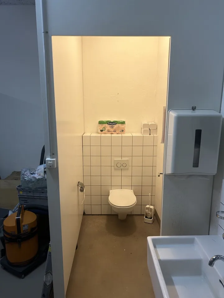 Gewerbefläche EG und Lager/WC 1.UG, Total ca. 146m2 zzgl. der Anlieferung – Foto 13 von 13