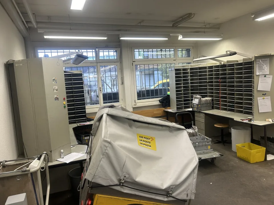 Espace commercial au rez-de-chaussée et stockage/WC au 1er sous-sol, total environ 146m2 plus zone de livraison