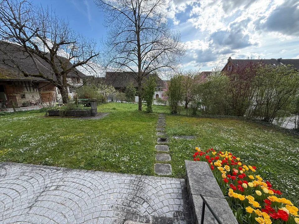 Renovated farmhouse with 6.5 rooms and spacious garden – photo 13 of 13