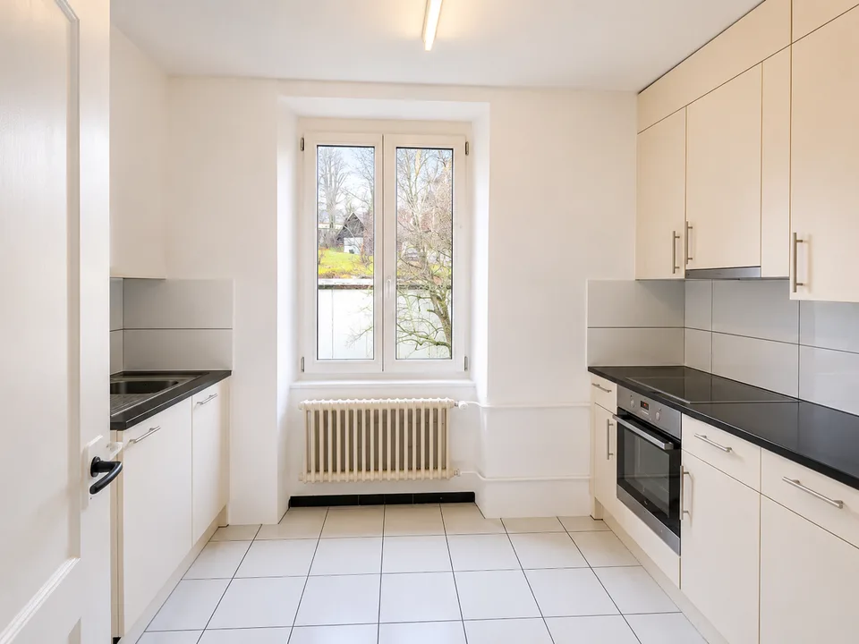 Appartamento luminoso di 3.5 locali con balcone a Tavannes