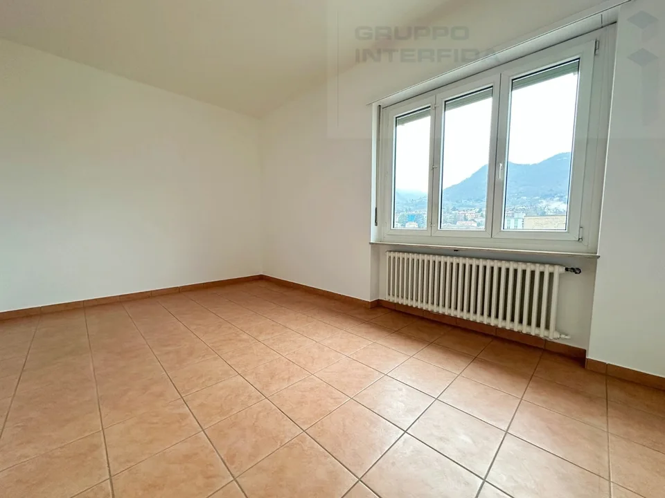 APPARTAMENTO 3.5 LOCALI CON BALCONE