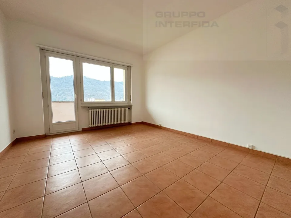 APPARTAMENTO 3.5 LOCALI CON BALCONE