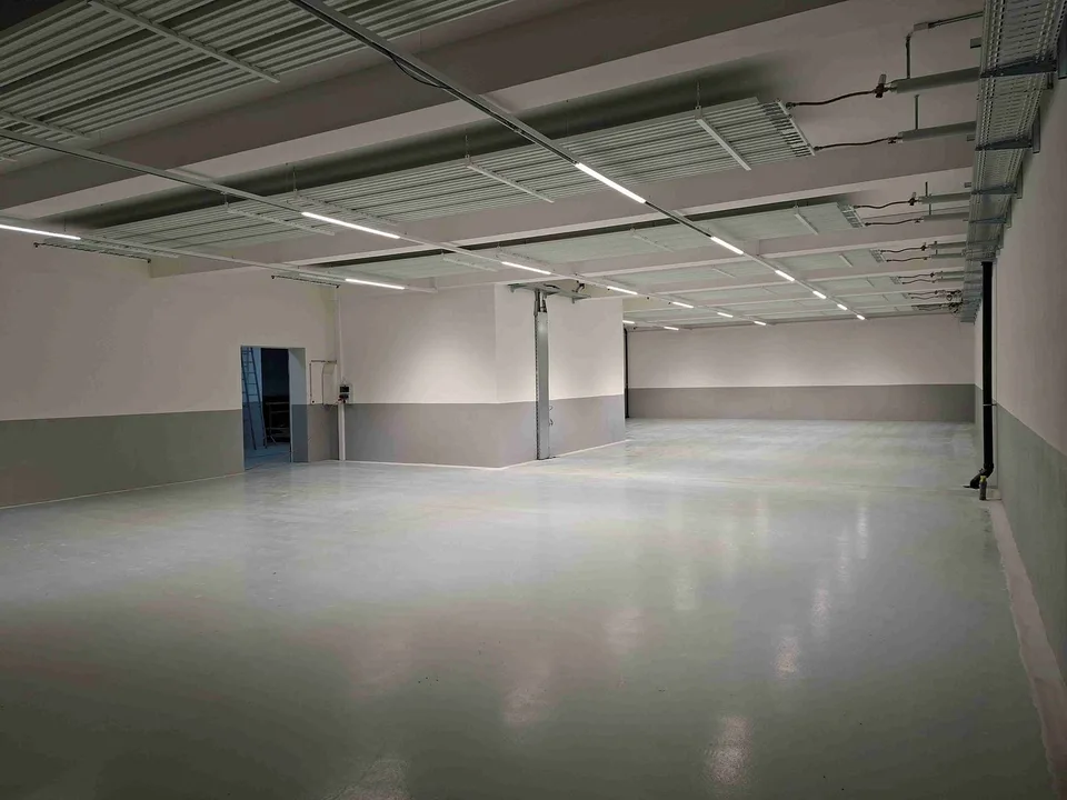 Ampia sala commerciale a Bülach in affitto