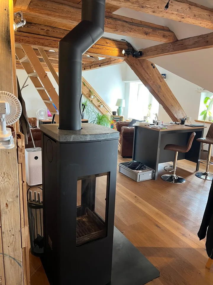 grosse, charmante 2.5-Zimmer-Dachwohnung