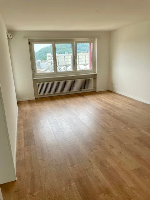 Appartamento moderno 3.5 locali con balcone e vista a Oftringen