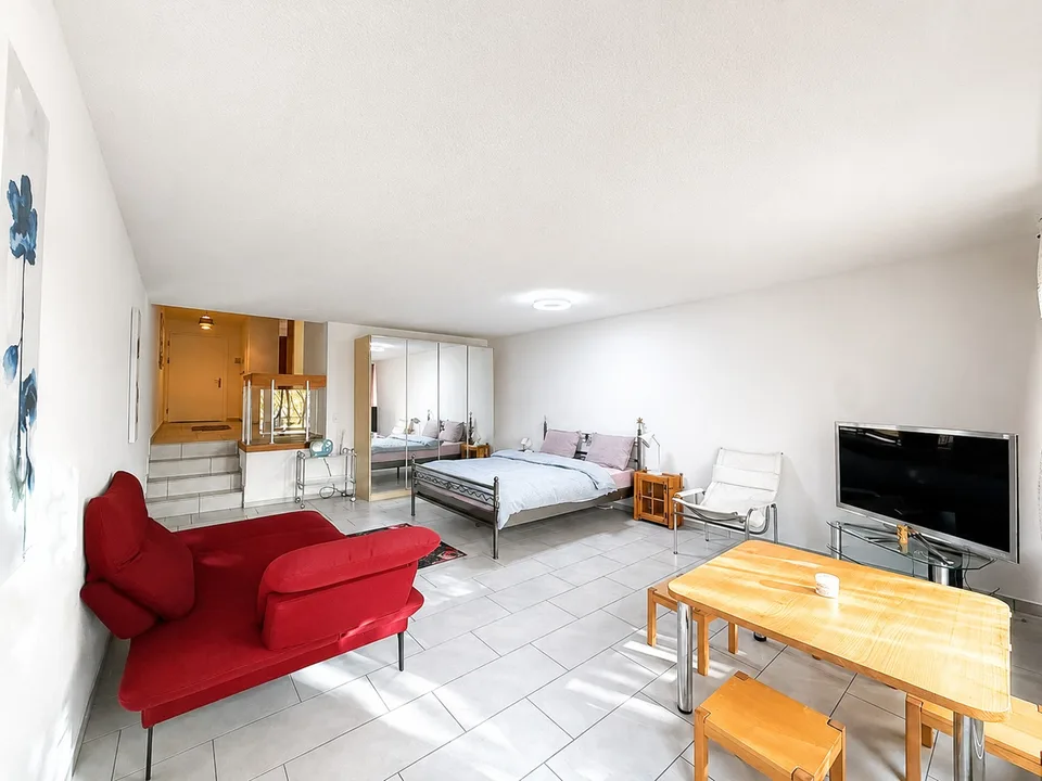 🌿 Helles Modernes Studio mit Balkon & Gartenzugang | Minuten von Zürich HB