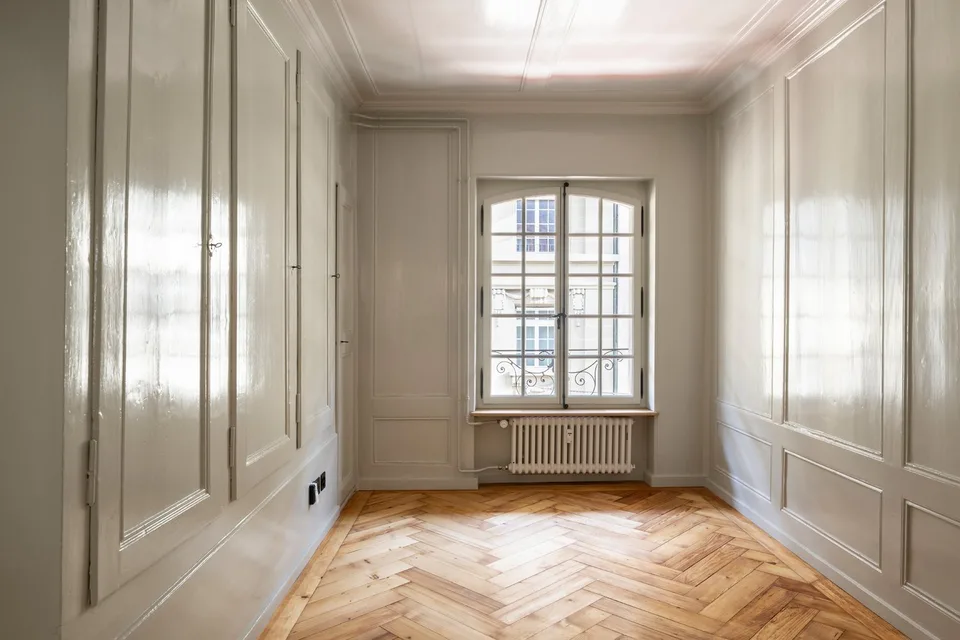 Appartamento di 3 locali appena ristrutturato al 3° piano, lato strada nella città vecchia di Berna
