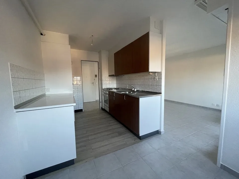 BEAU LOGEMENT PROCHE DE TOUTES COMMODITES