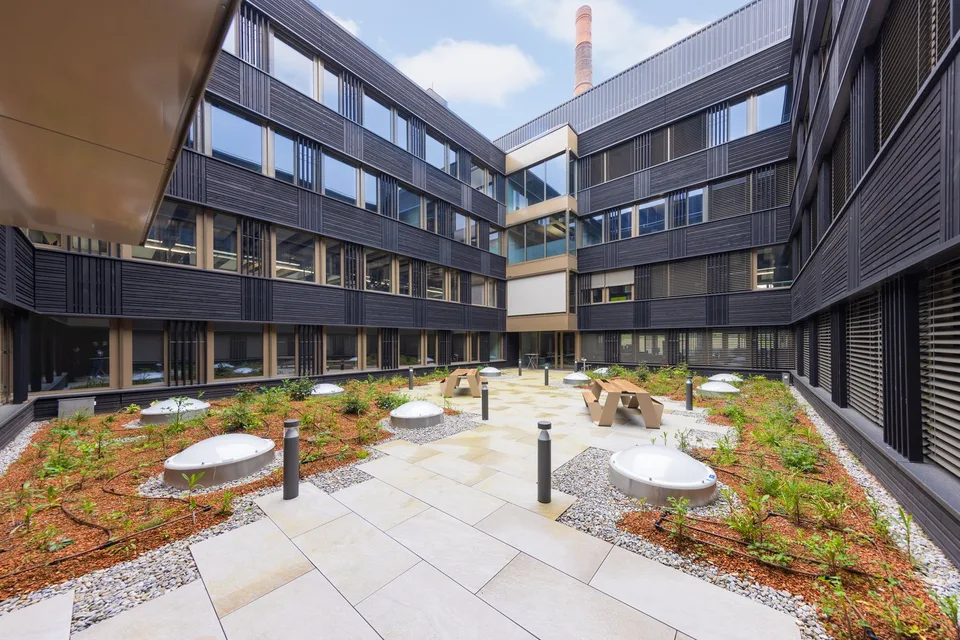 Uffici moderni da 30 a 200 m² in un edificio certificato Minergie, a 2 passi dalla stazione di Friburgo