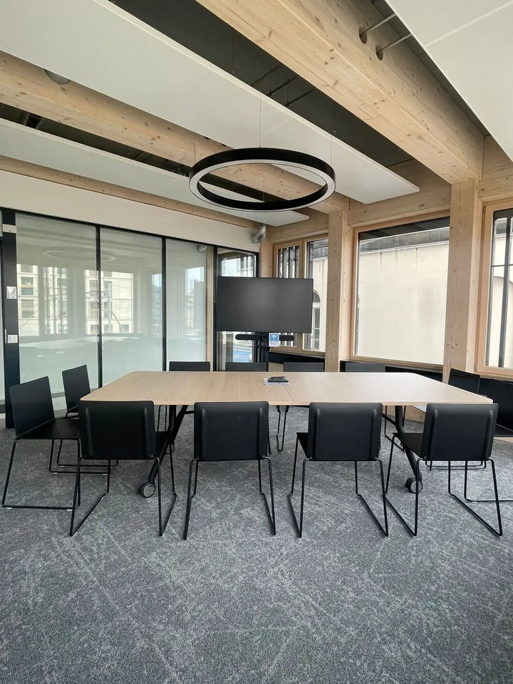 Moderne Büros von 30 bis 200 m² in einem Minergie-zertifizierten Gebäude, 2 Schritte vom Bahnhof Freiburg entfernt – Foto 19 von 22