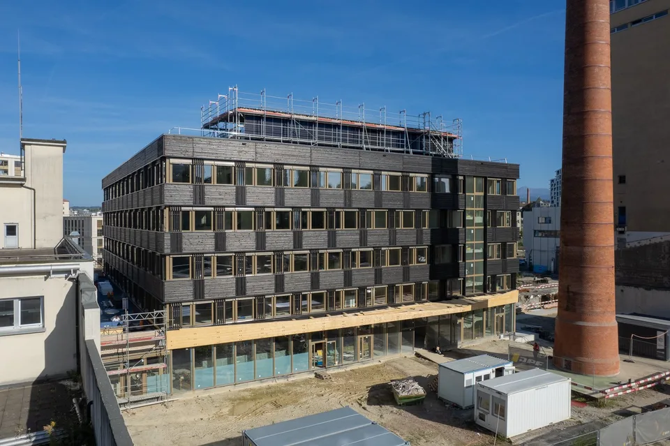 Uffici moderni da 30 a 200 m² in un edificio certificato Minergie, a 2 passi dalla stazione di Friburgo