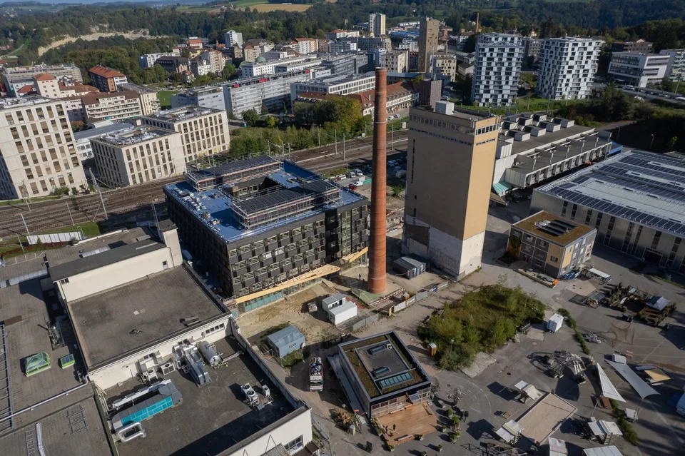 Uffici moderni da 30 a 200 m² in un edificio certificato Minergie, a 2 passi dalla stazione di Friburgo