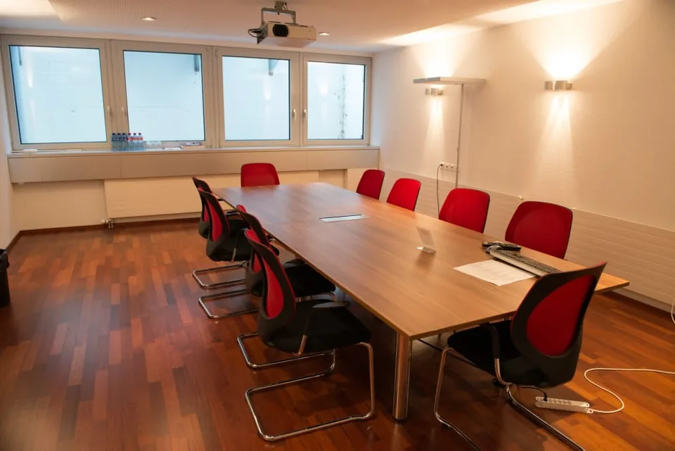 594 m2 moderne Bürofläche / Arztpraxis / Physiotherapie