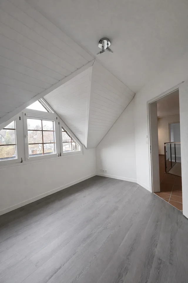Modern 5.5-room maisonette apartment in a quiet location in Hirzel ZH – photo 9 of 14