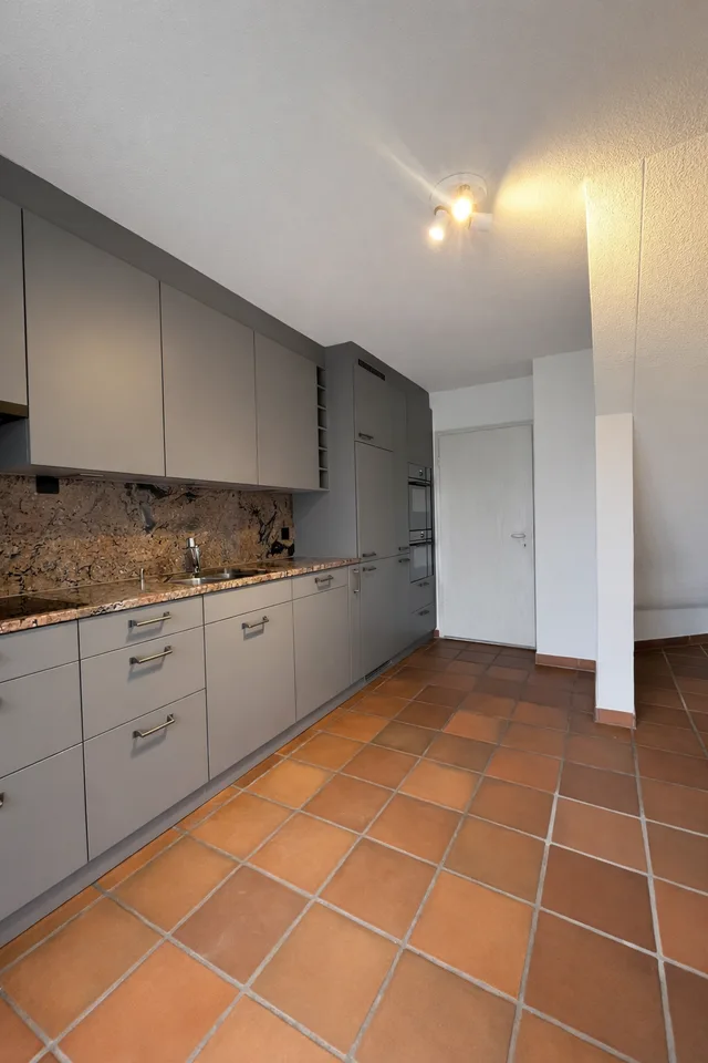 Moderne 5.5-Zimmer-Maisonette-Wohnung in ruhiger Lage im Hirzel ZH