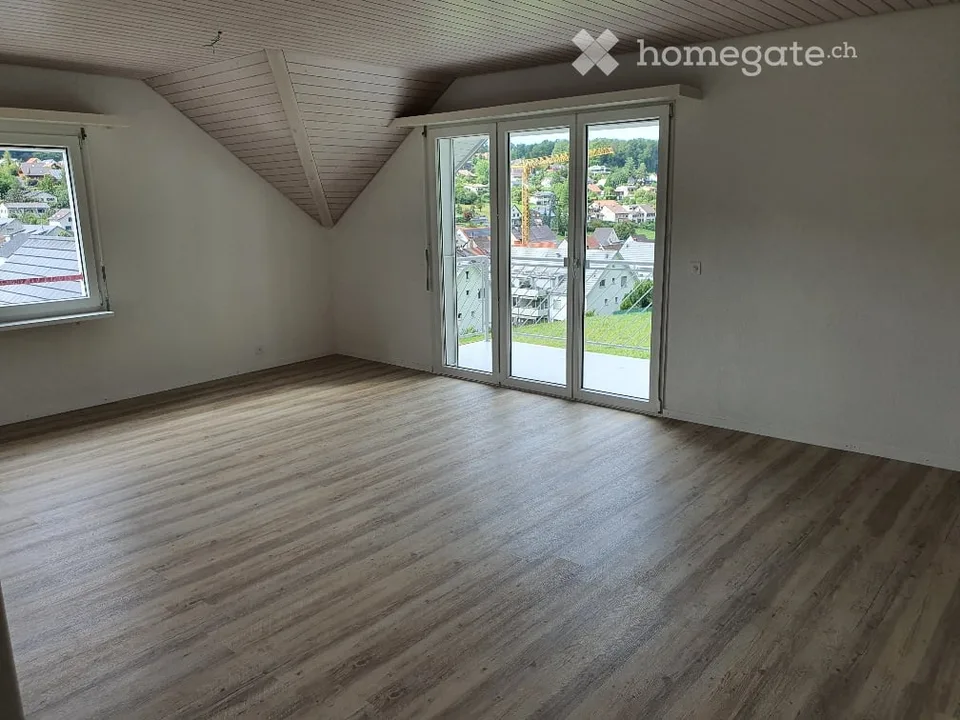 Moderne 4.5-Zimmer-Wohnung mit Balkon und Garage in Lupsingen