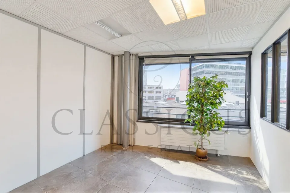 Grande surface de bureaux au 2ème étage - 263 m² - Genève Plainpalais