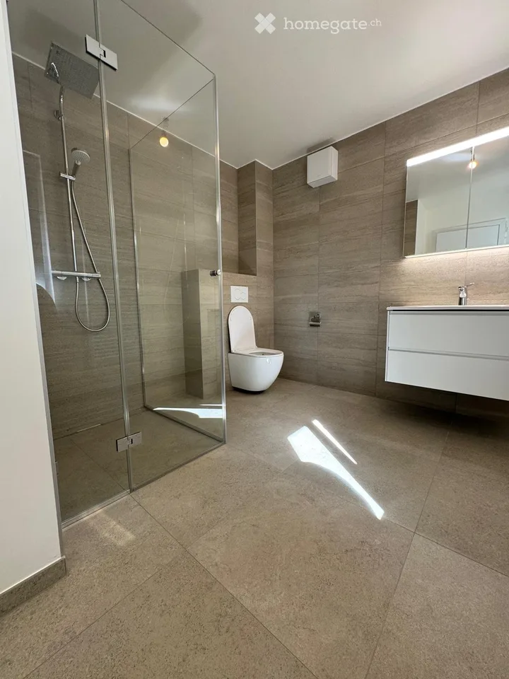Wohnung mit 3.5 Zimmern renoviert mit Balkon in Vallorbe