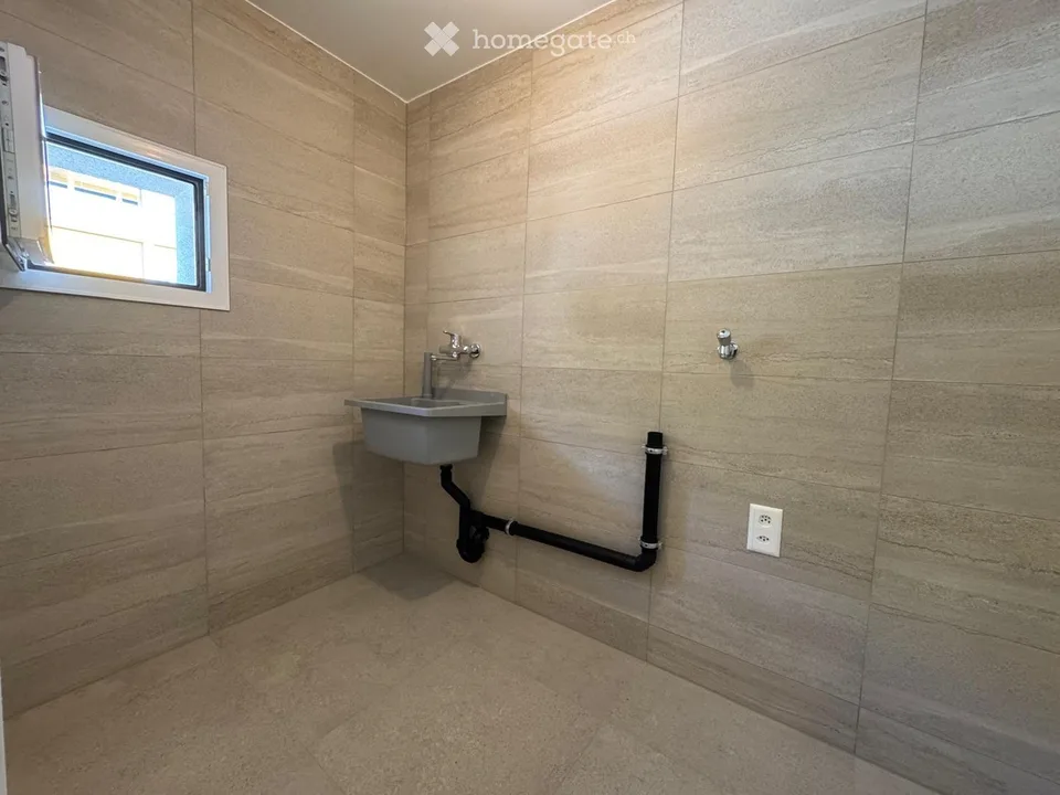 Wohnung mit 3.5 Zimmern renoviert mit Balkon in Vallorbe
